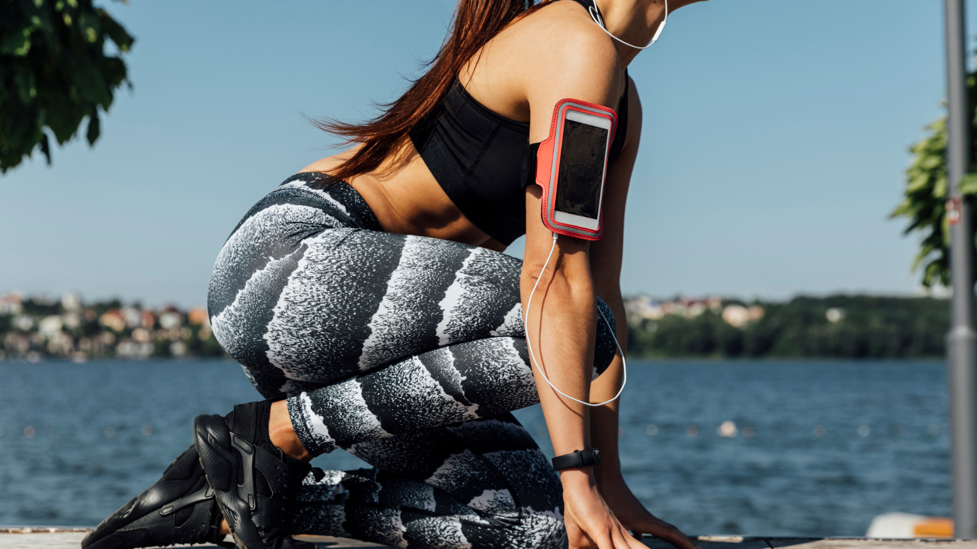 High-Performance Running Apparel for Active Lifestyles